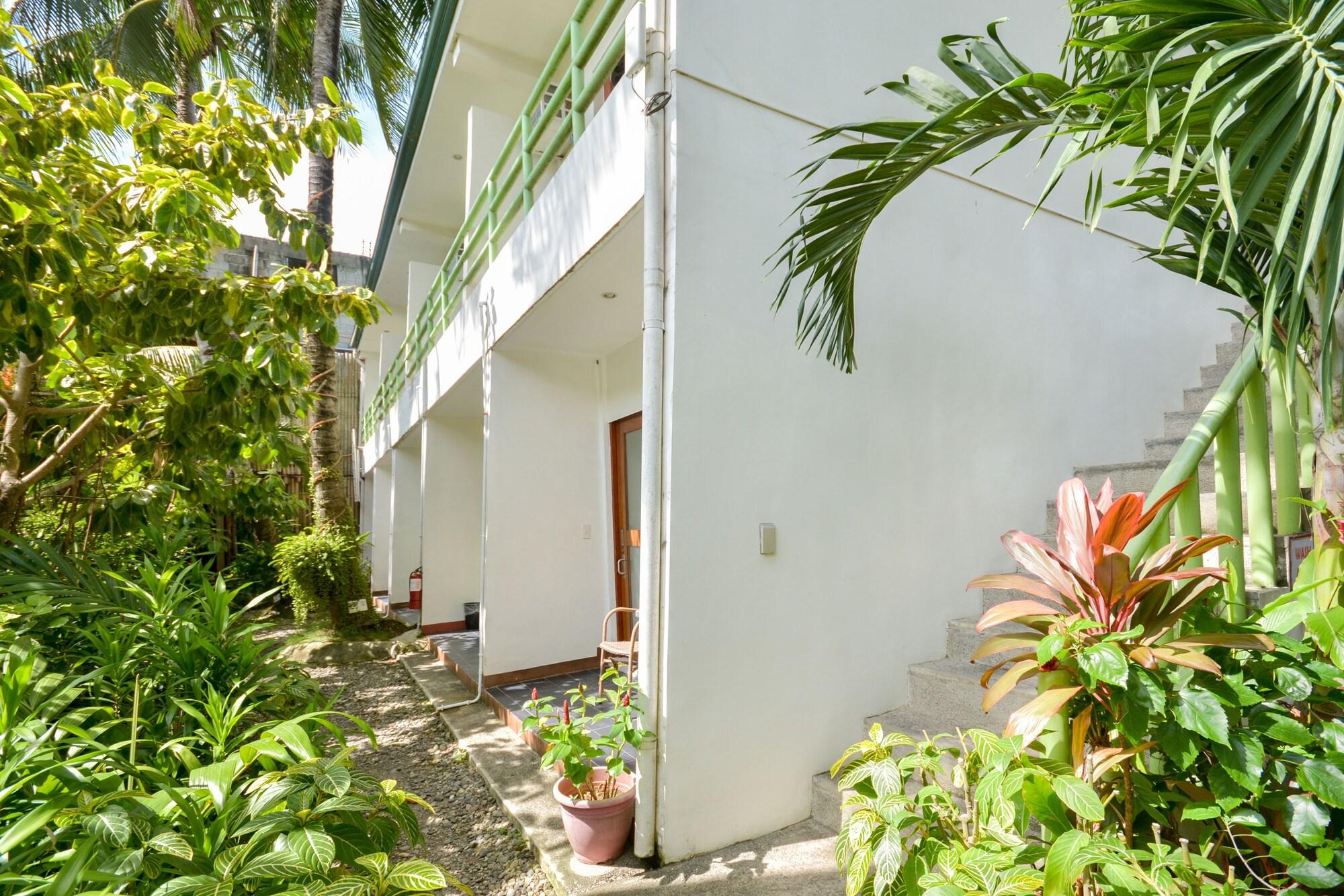 Reddoorz Plus @ Secret Garden Boracay Balabag  Exterior photo