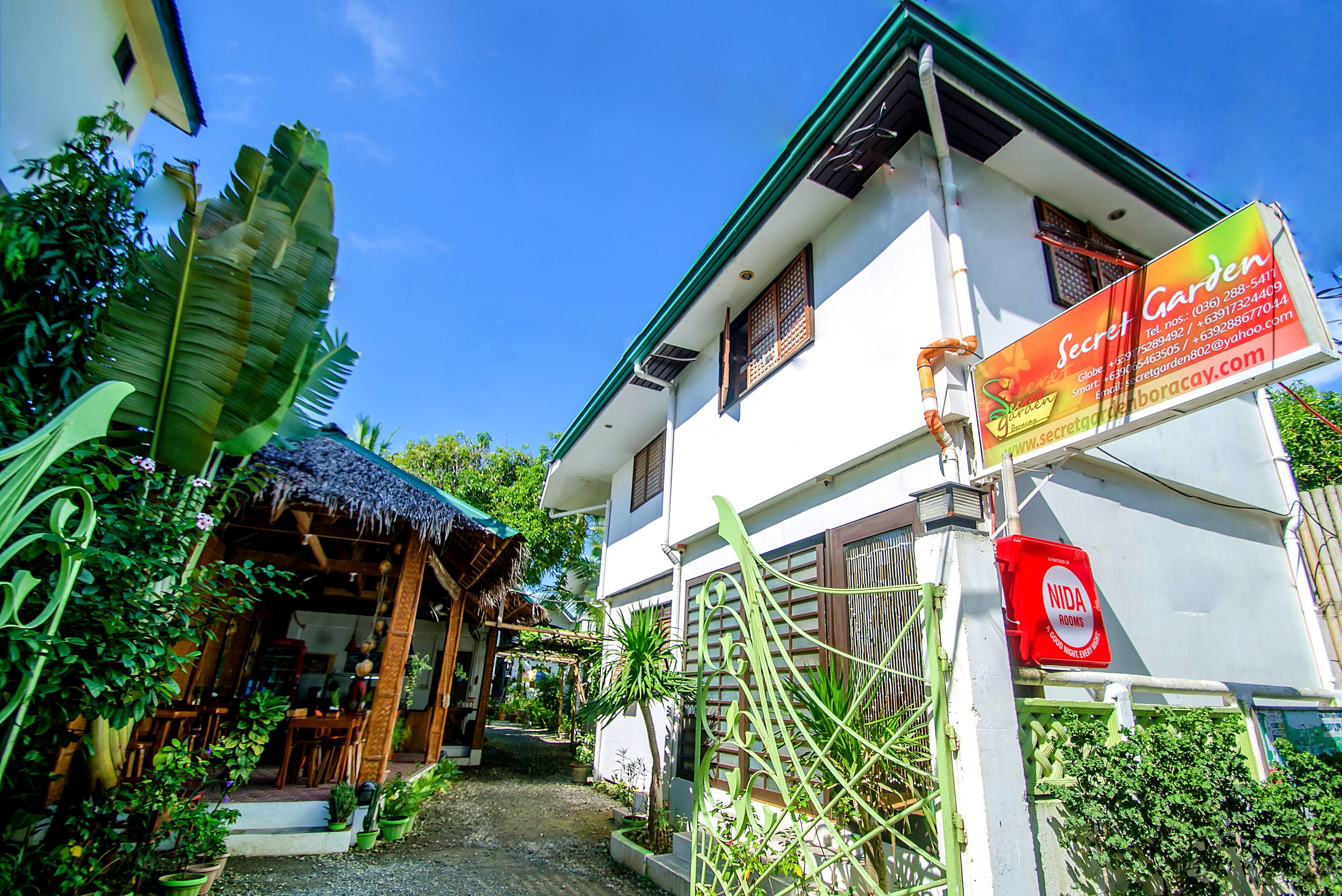 Reddoorz Plus @ Secret Garden Boracay Balabag  Exterior photo