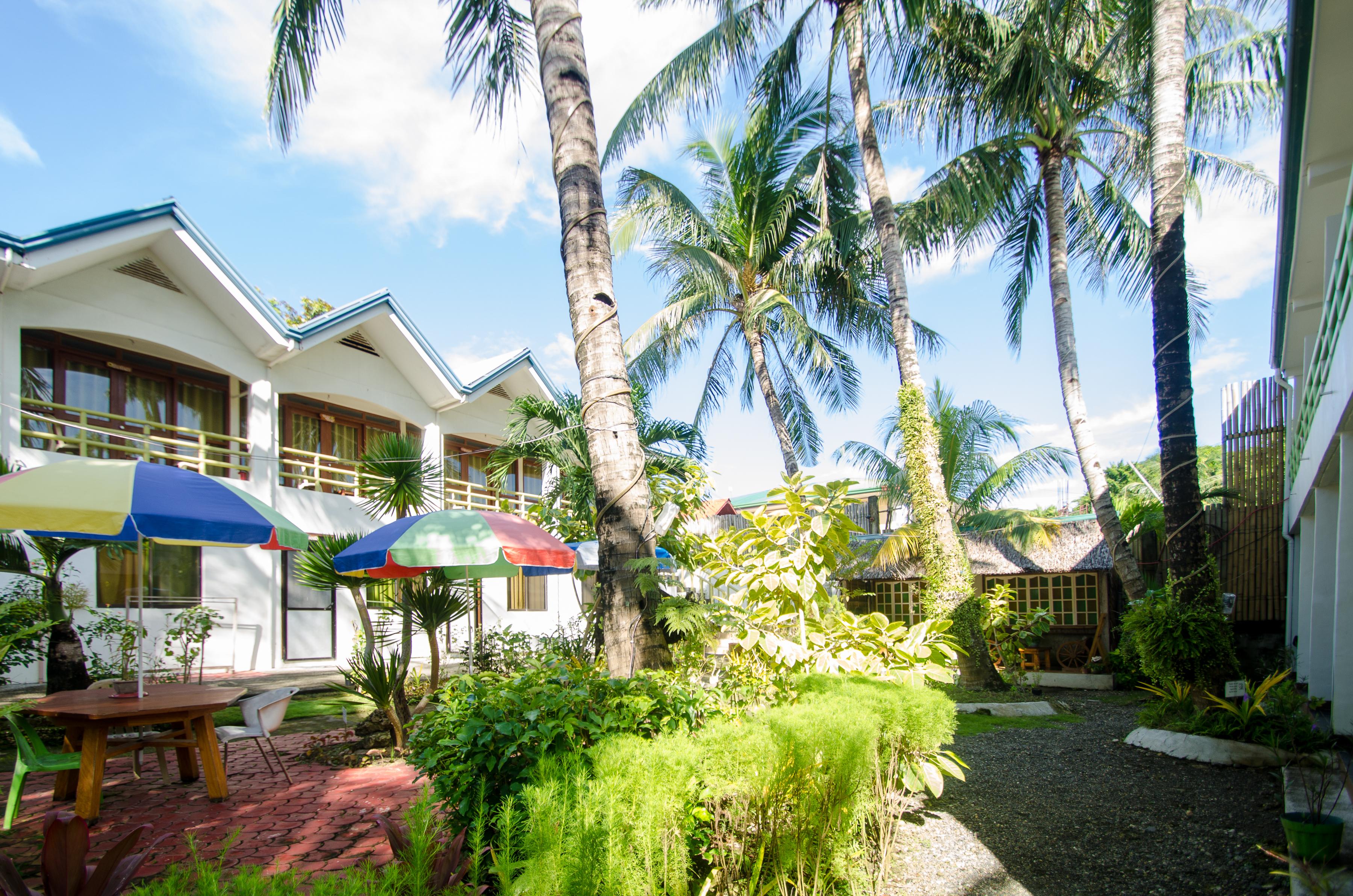 Reddoorz Plus @ Secret Garden Boracay Balabag  Exterior photo